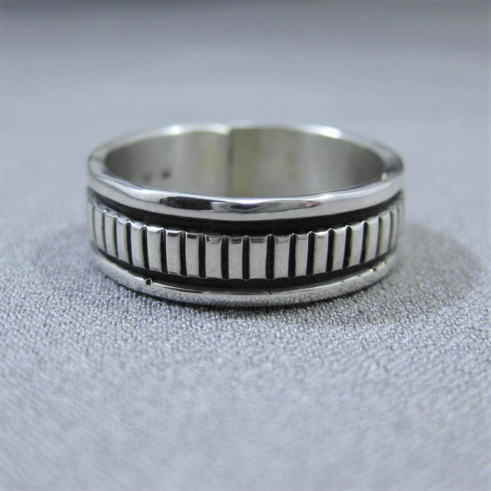 ブルース・モーガンによるシルバーリング – MALAIKA worldwide store