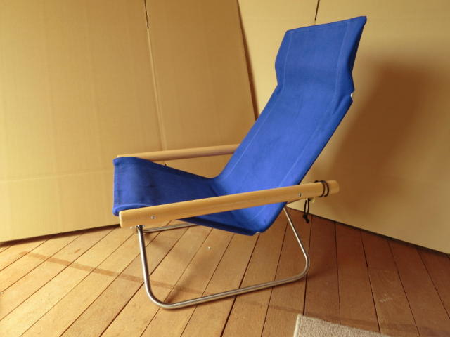 ニイファニチア社時代のニーチェアXとオットマン