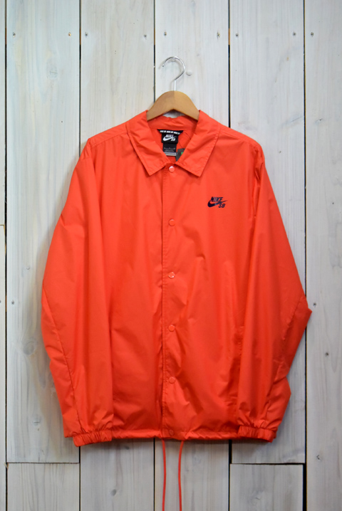 NIKE SBの撥水加工のされたコーチジャケットも只今セール中です。 – A-BONY