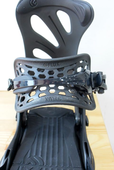 ウイングハイバックのついたレディースBINDING FLUX GS – A-BONY