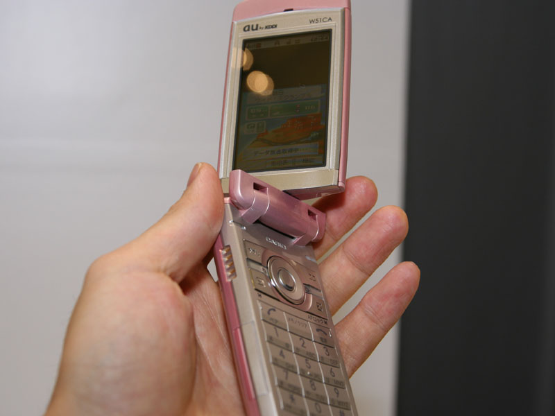 au、カシオ製ワンセグ端末「W51CA」を2月2日より発売