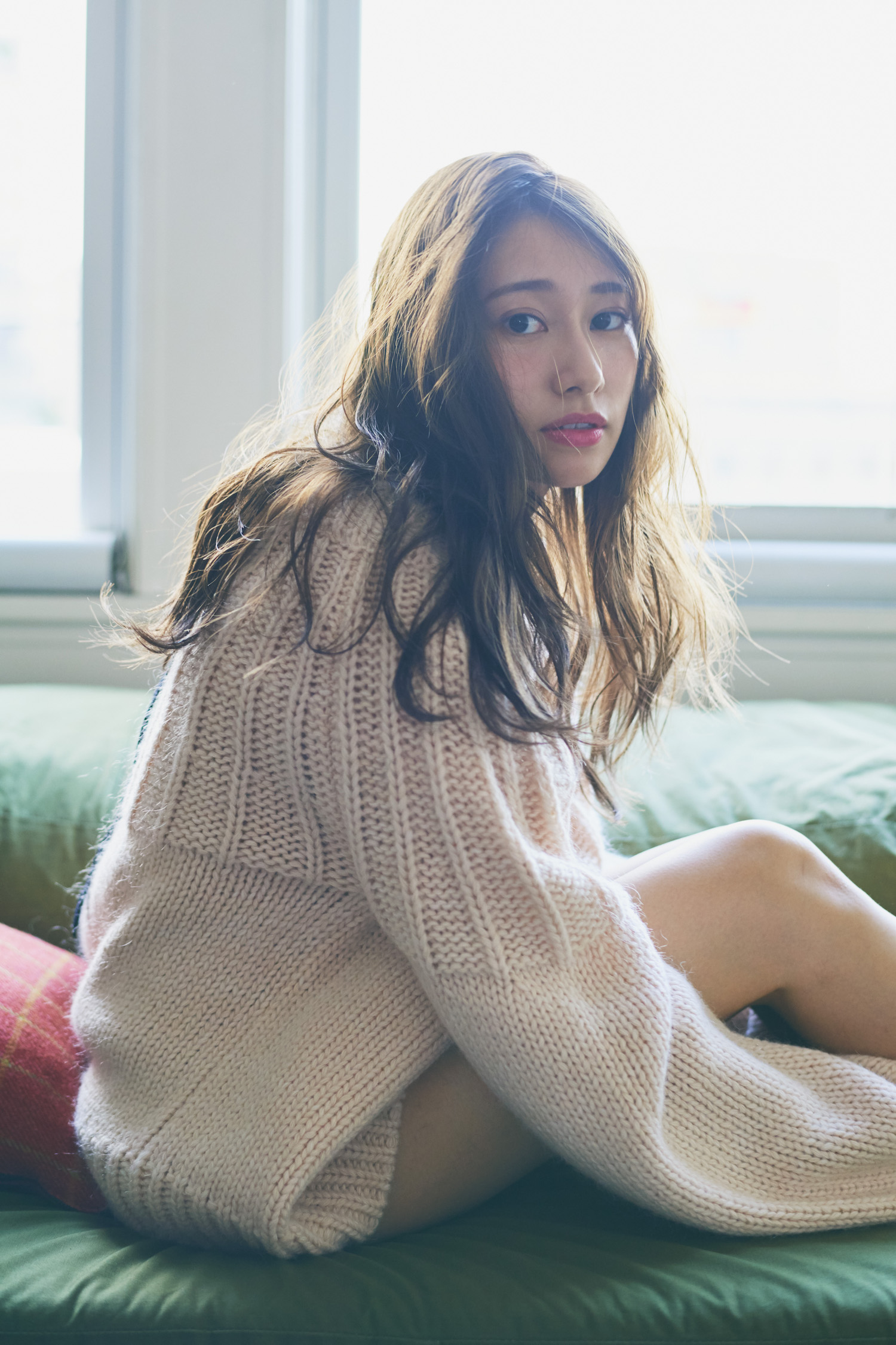 乃木坂46 を卒業した初代キャプテン・桜井玲香、2nd写真集発売決定