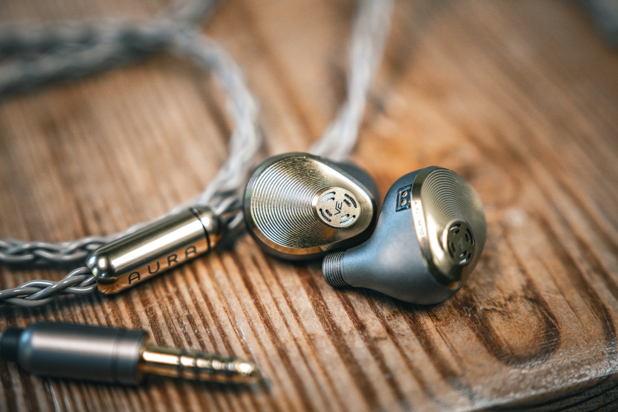 Luxurious Sound and Design Astell&Kern x Vision Ears Aura | Bloom