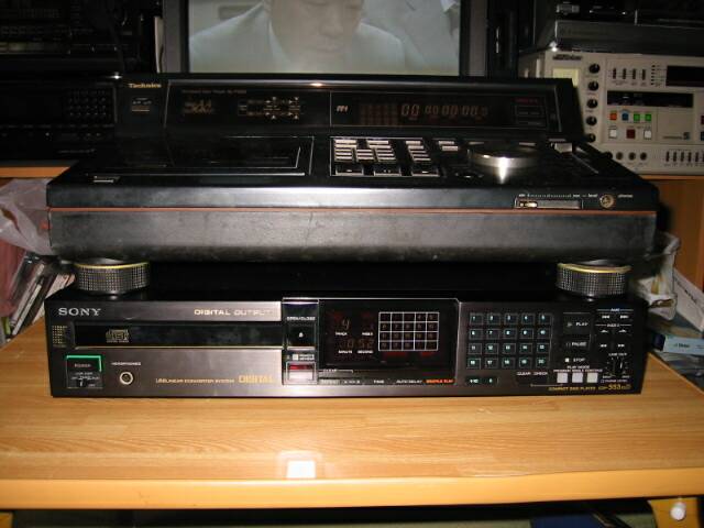 ソニー CDプレーヤー CDP－553ESD型（その1）