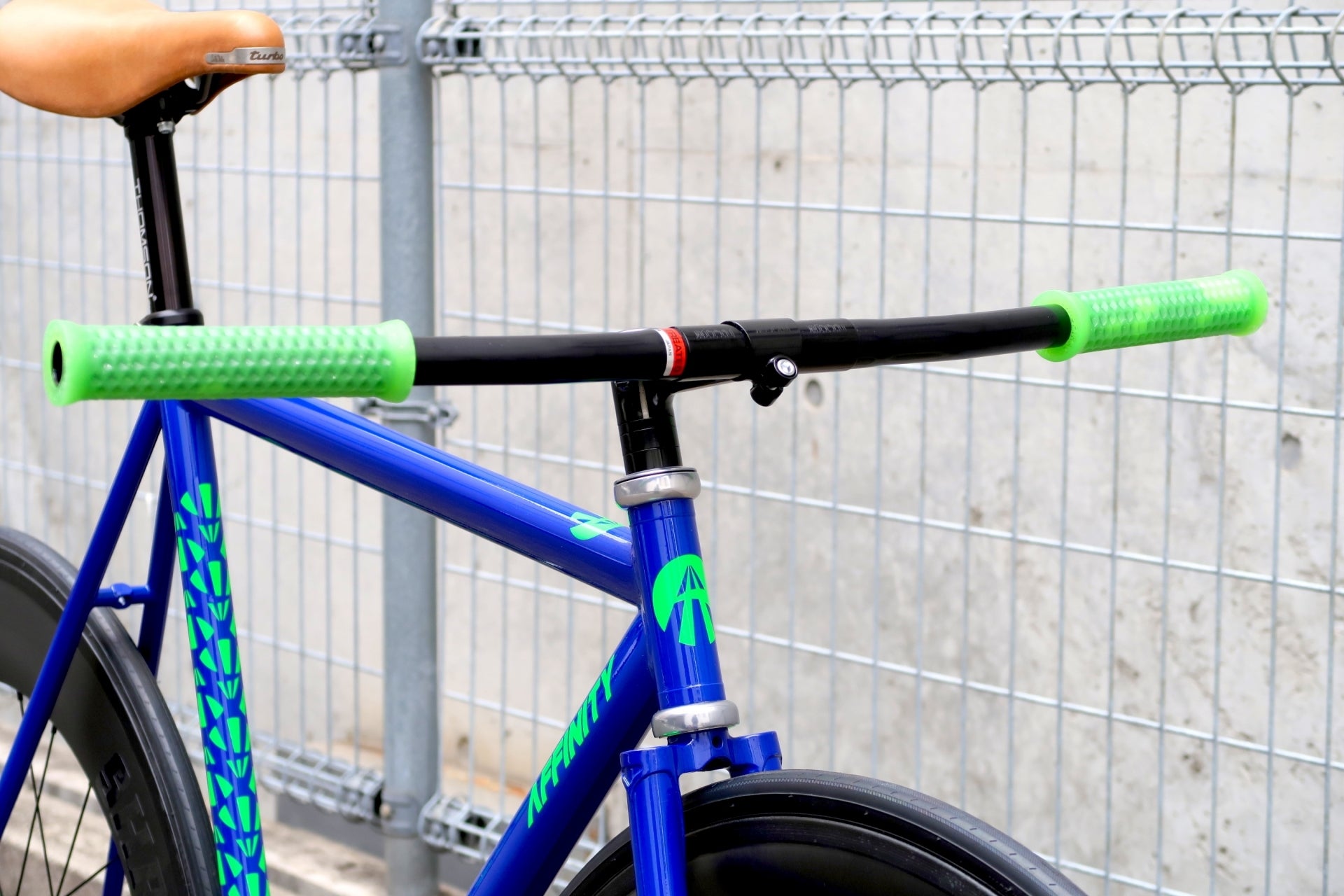 クロモリだからこその楽しみ方。 | ブローチャーズ - BROTURES ONLINE