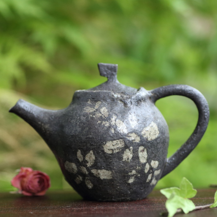 増田エミ お花の黒急須 満容量210ml 手びねり作り 作家もの煎茶器 日本