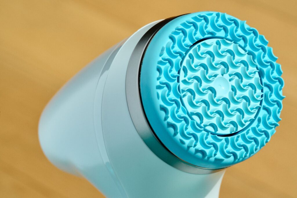 洗顔とともに始めるスキンケア。IoT対応〈ニュースキン〉のルミスパ iO