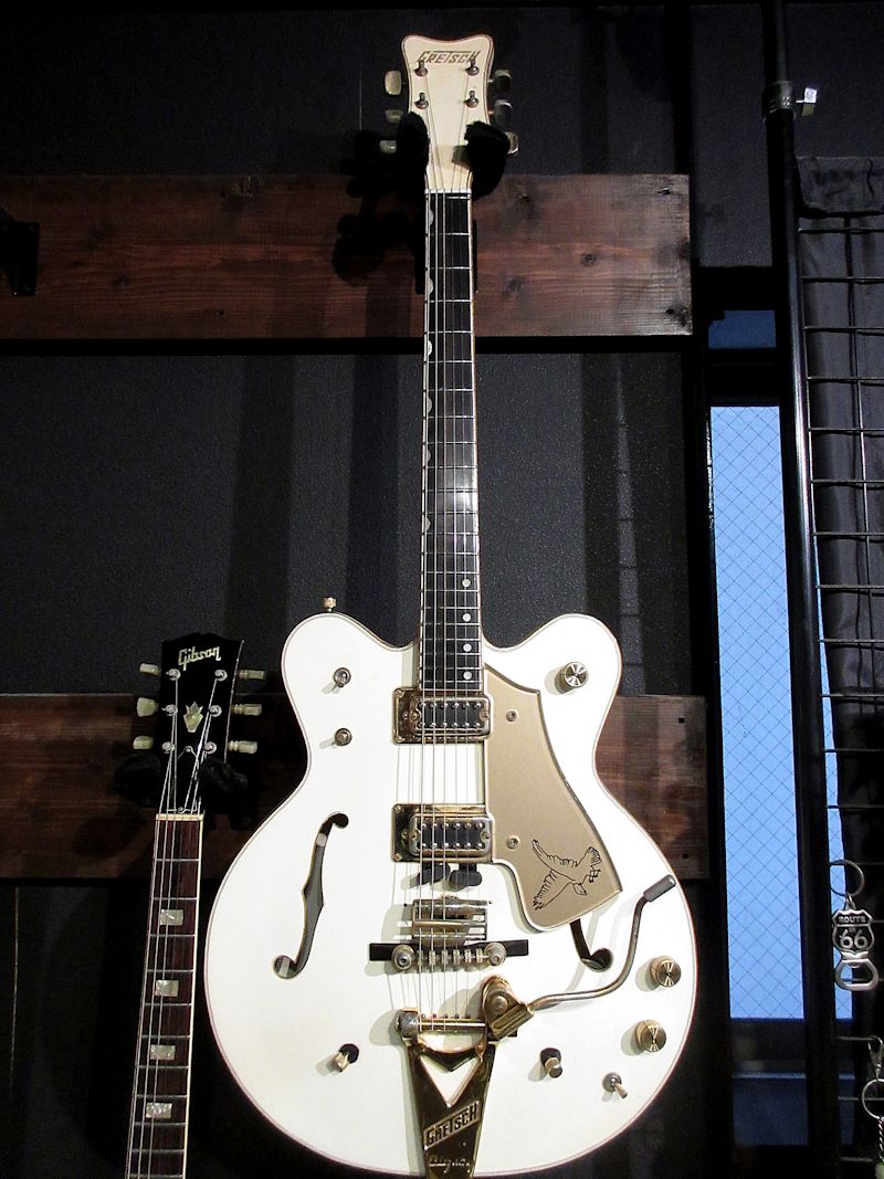 1973 Gretsch #7594 White Falcon - ヴィンテージギター買取り・販売の