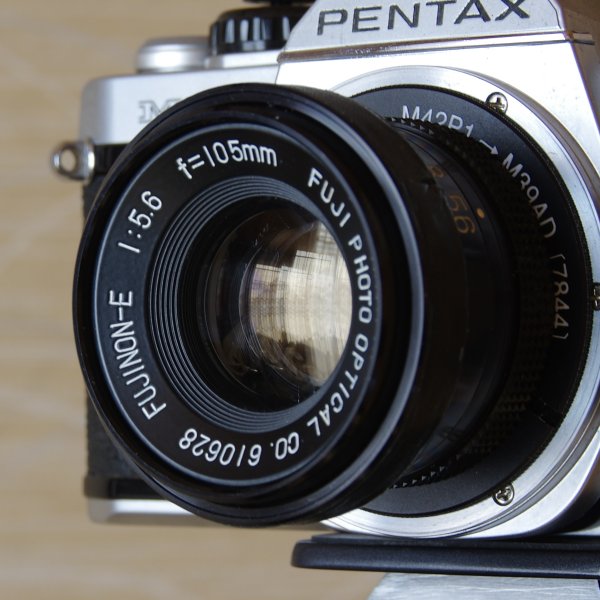 引伸ばしレンズ収蔵庫