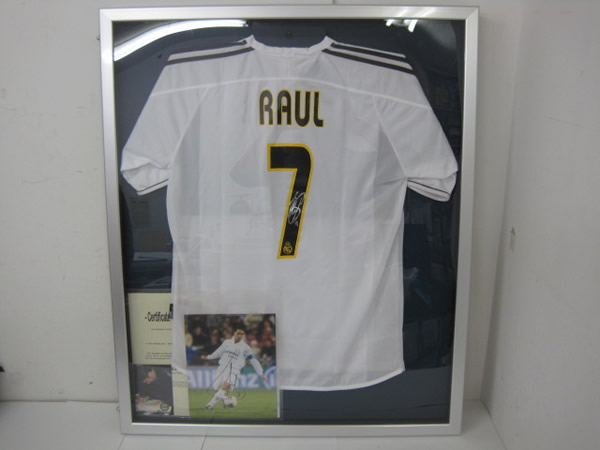 ラウール・ゴンザレス】サイン入りユニフォーム ☆買取コム | 骨董