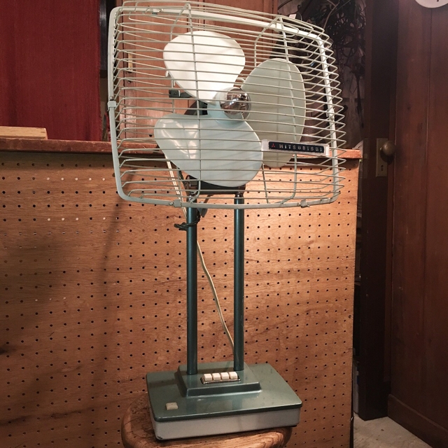 四角い扇風機。1960年代 三菱製お座敷扇 | Interior Subtonez