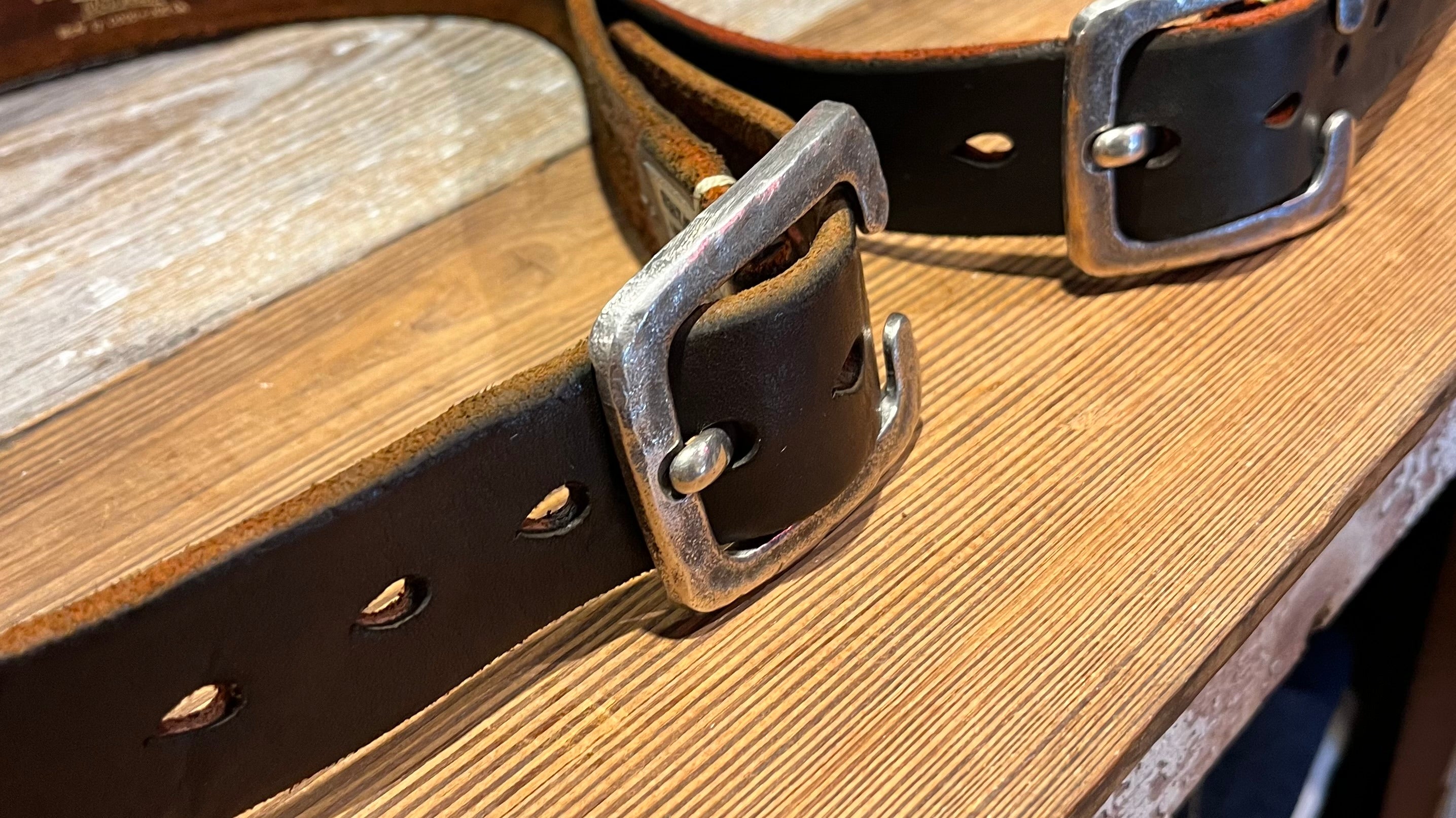 恵比寿店～Vintage worksのレザーベルト茶芯経年変化紹介～ – JELADO