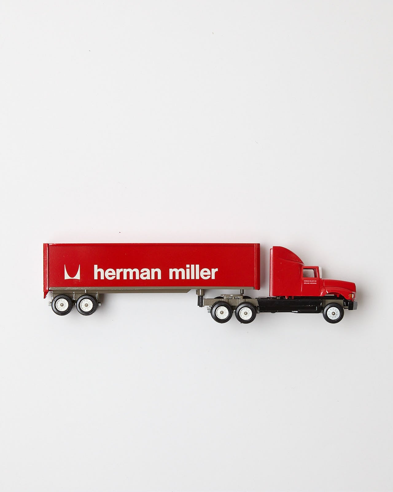 HERMAN MILLER - WINROSS TRUCK - CHERUB