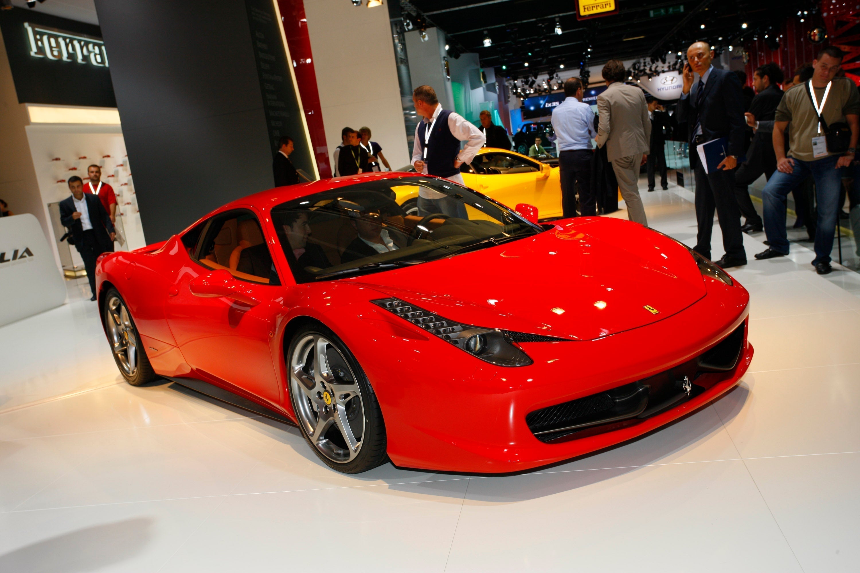 Ferrari 458 Italia (2009–2015): Full Specs, Performance