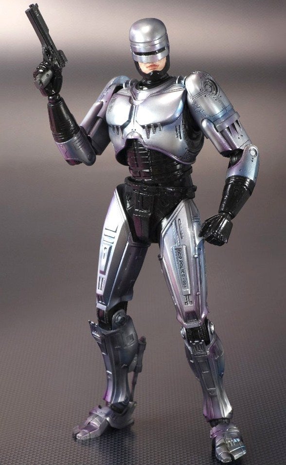 新旧ロボコップのバージョンがリアル・フィギュアで見参