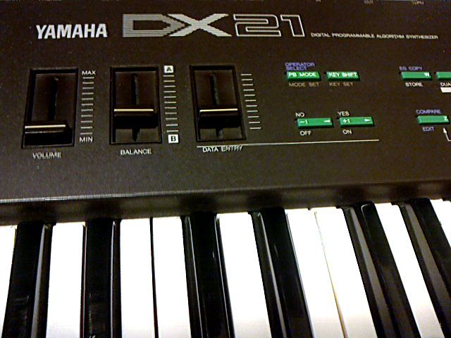YAMAHA「DX21」の液晶ディスプレイ交換♪ | NOZ's Stylish Sound♪
