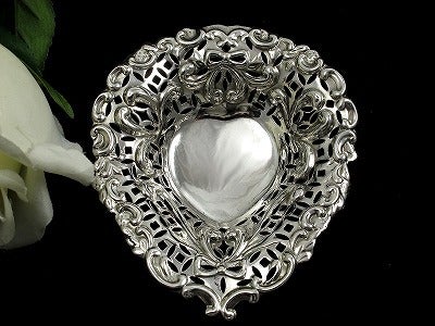 純銀のボンボンディッシュ | ロンドン発 アンティークシルバーと