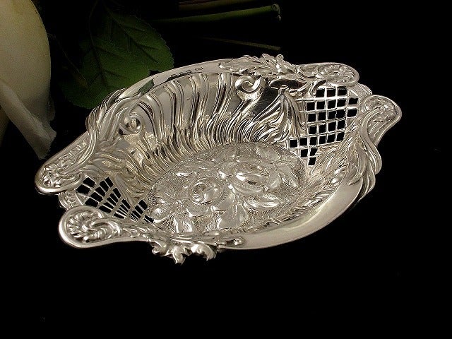 純銀のボンボンディッシュ | ロンドン発 アンティークシルバーと