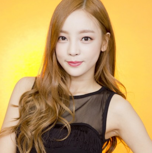 KARA ハラ、夢幻的でセクシソロアルバムの映像 1stソロミニアルバムが