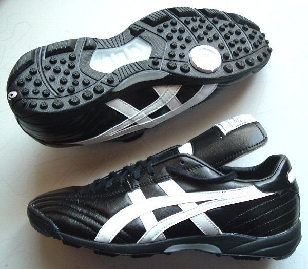 アシックス これが新しい 『2002』 なんでしょうか？ | 大人が