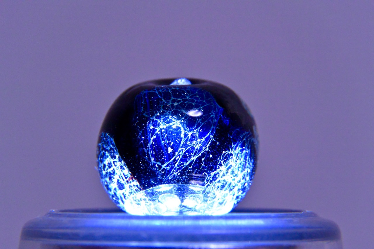 蜻蛉玉（その1）: 風待ちの島