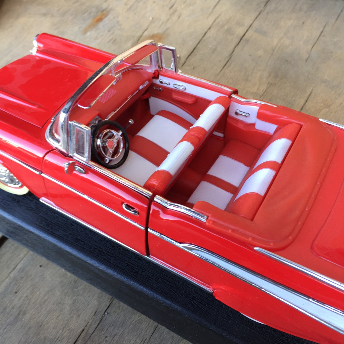 品番3432 1/18スケール Collection 1957年 CHEVROLET BEL AIR シボレー