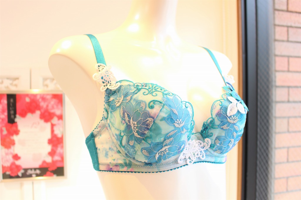 バルセロナ グエル公園ランジェリ～♡ サルート12group BSカラー