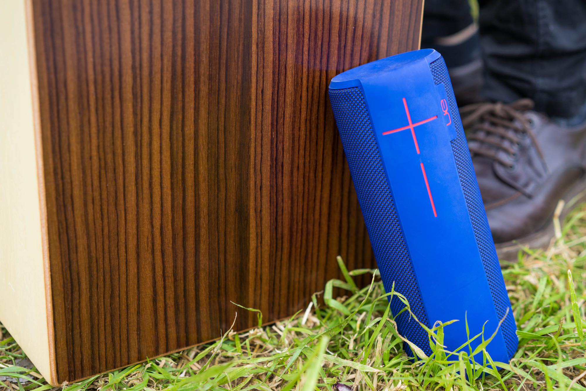 アウトドアBluetoothスピーカーの決定版！防水＆大音量の「UE MEGABOOM