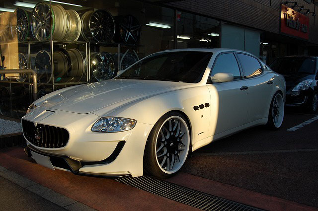 FOGIATO MAGLIA フロント21 リア22インチ 取り付け マセラティ