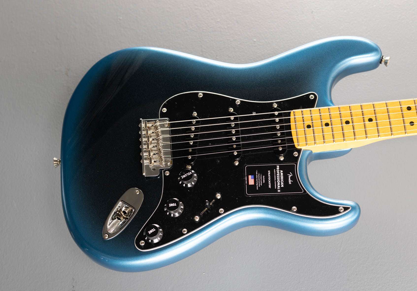 American Professional II Stratocaster - Dark Night – Dave's Guitar