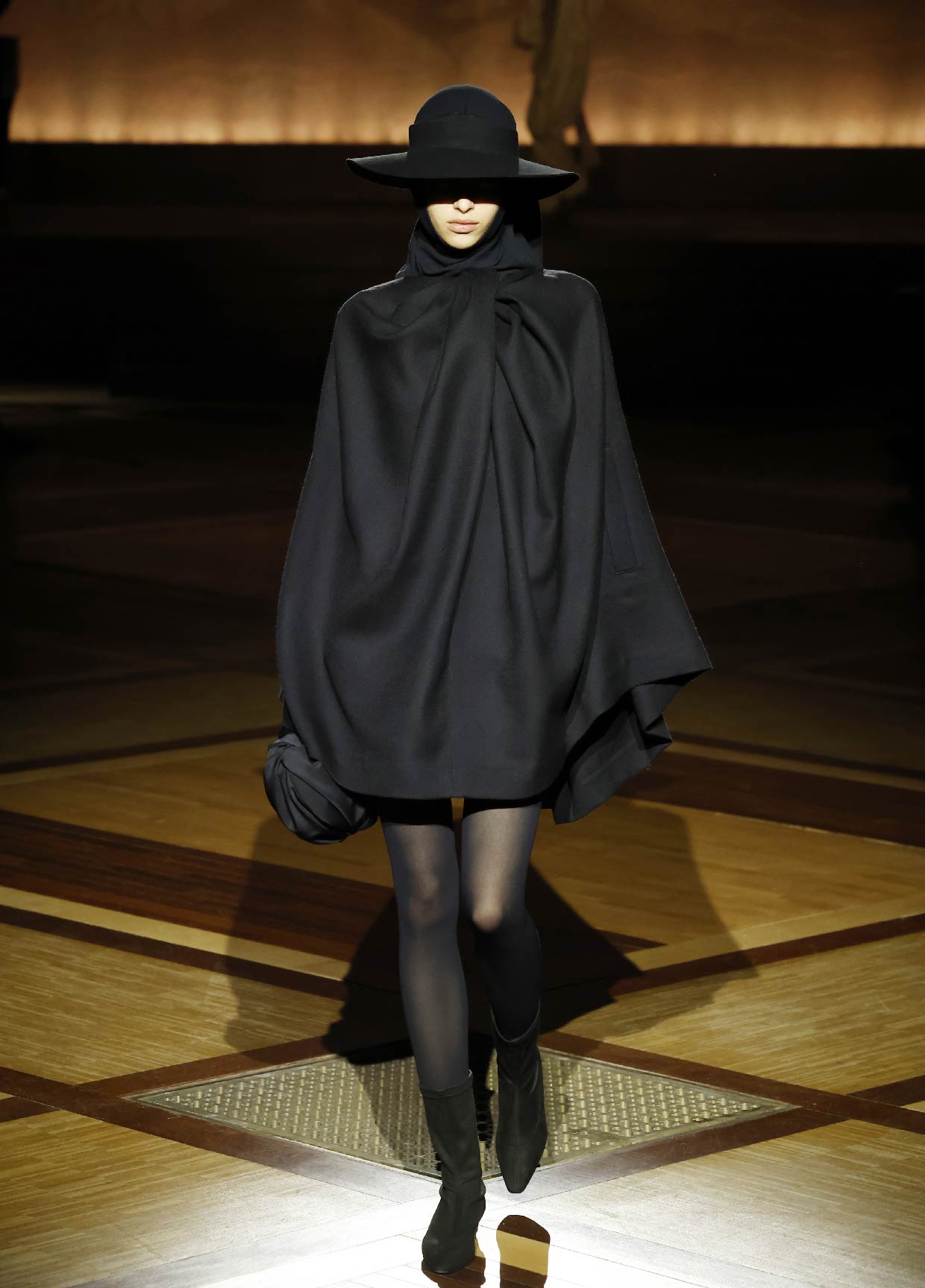 ISSEY MIYAKE AUTUMN WINTER 2024/25 コレクション 25 – isseymiyake.com