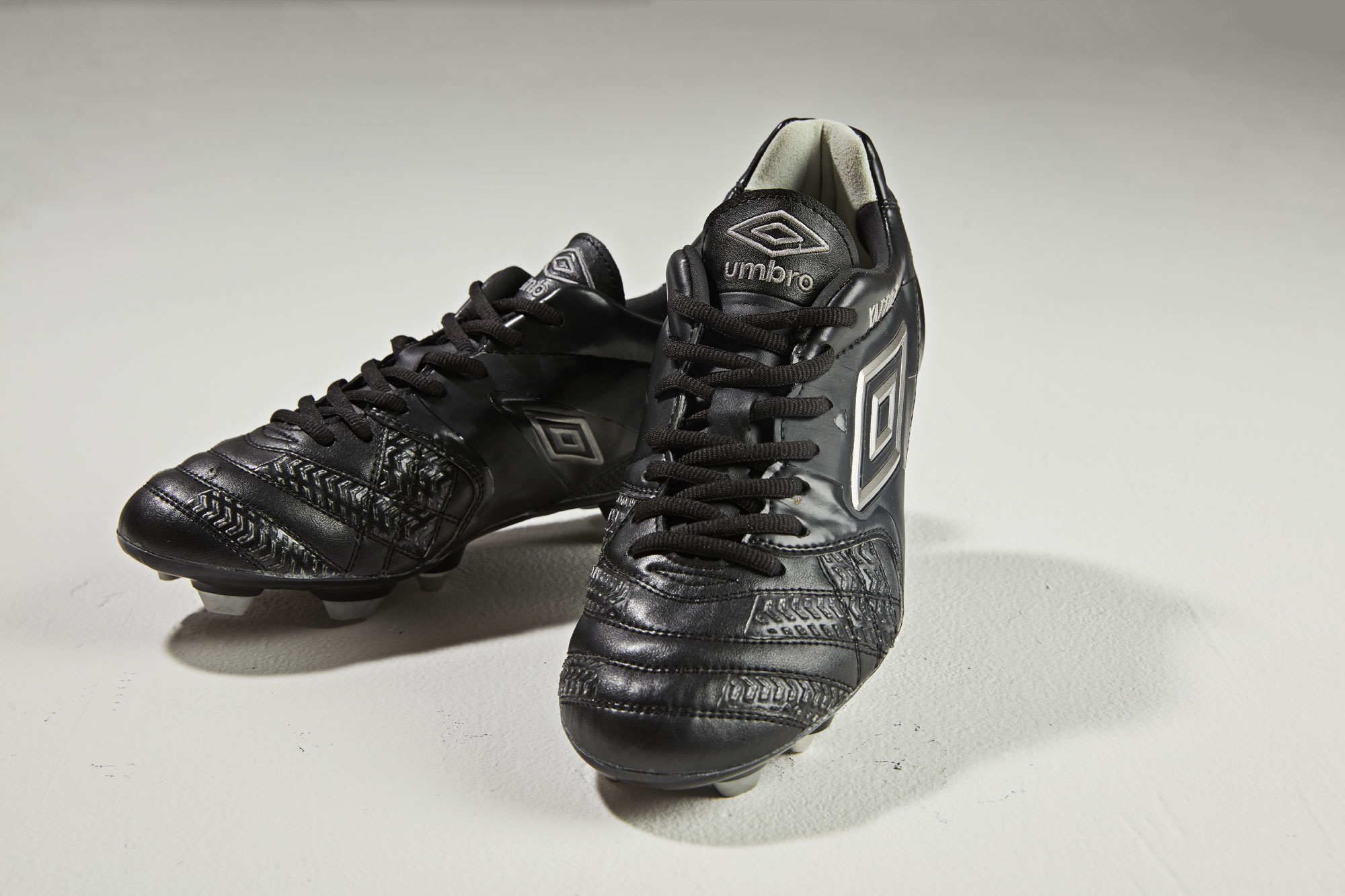 ガンバ大阪 遠藤保仁選手 20周年記念スパイク発売!! | Kemari87