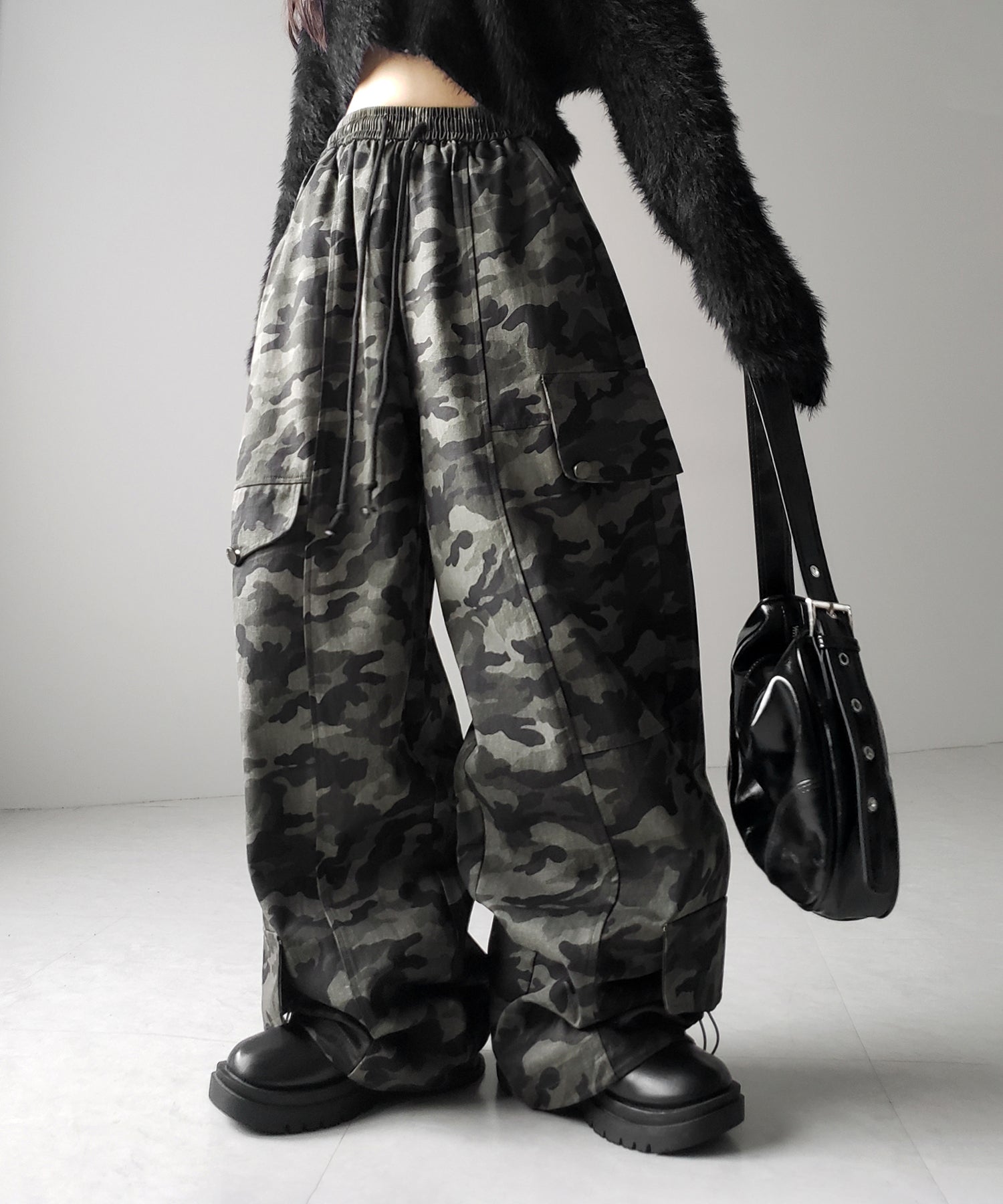 裾絞り可能2WAY 】カモフラミリタリーツイルワイドカーゴパンツ