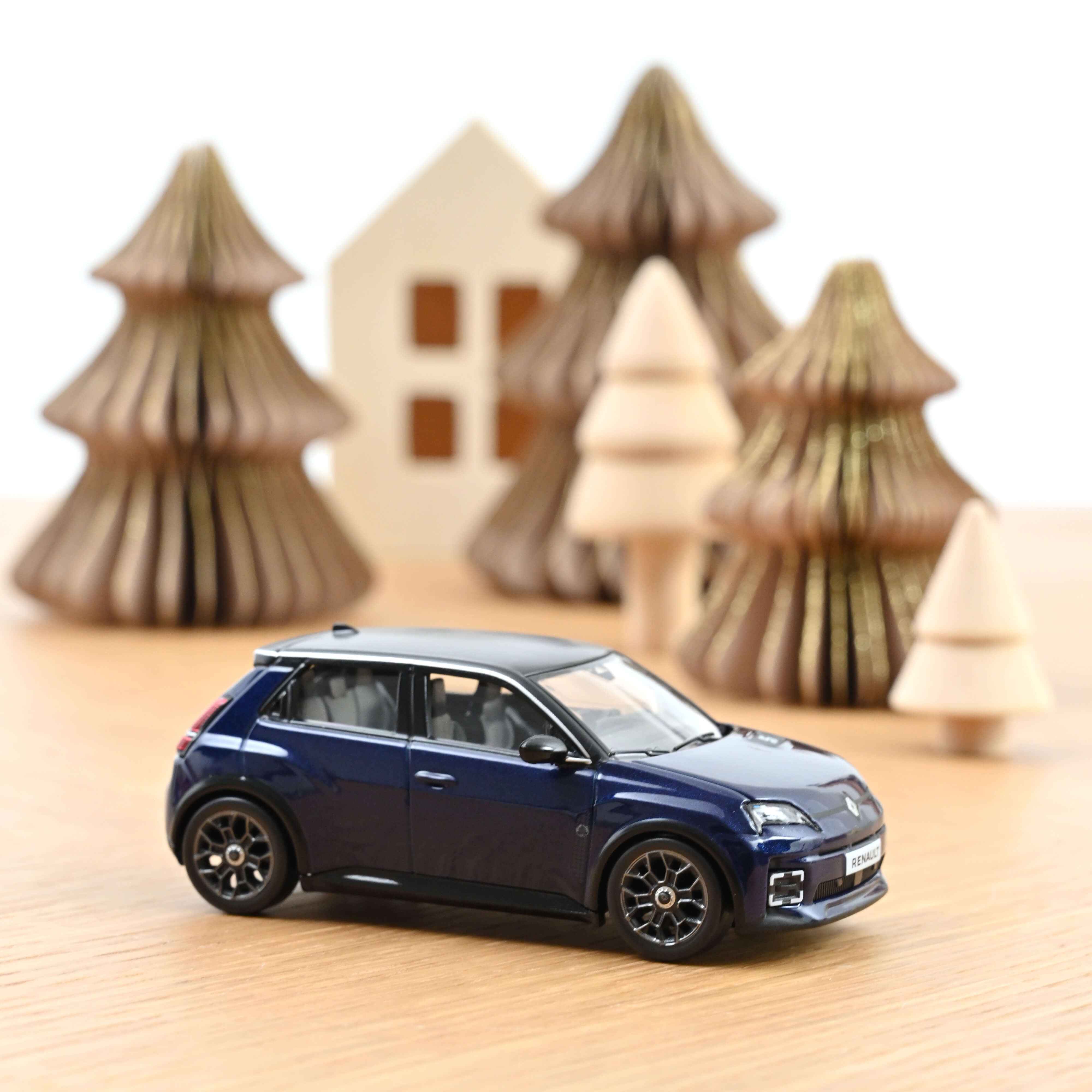 Renault 5 E-Tech 100% Electric 2025 Midnight Blue 1:43 – Norev