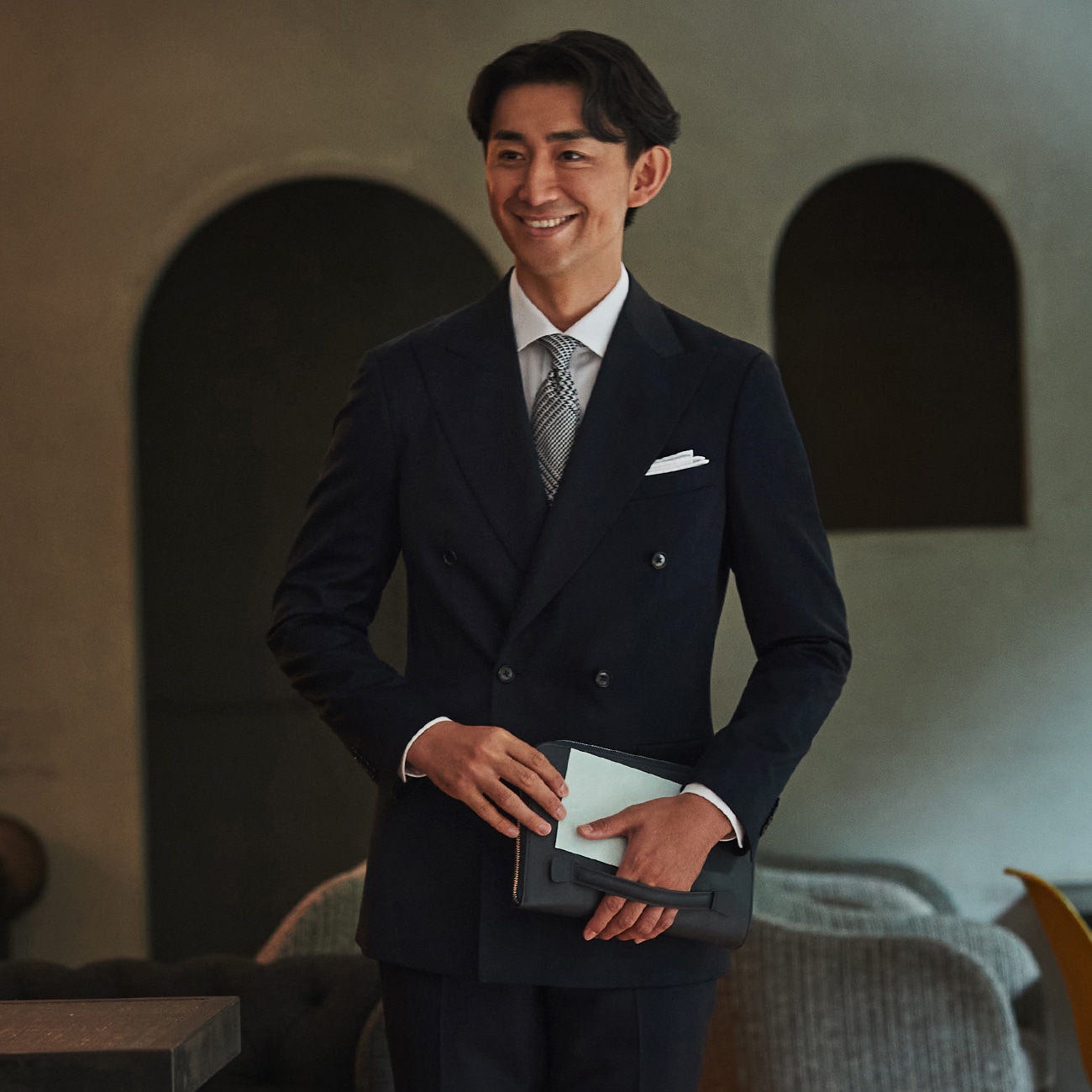 アウトレット]ウールブレンドスーツ ダブル アジャスター付き