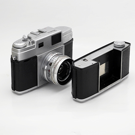 マガジン交換式カメラ | 今月のひとこと | クラシックカメラ専門店