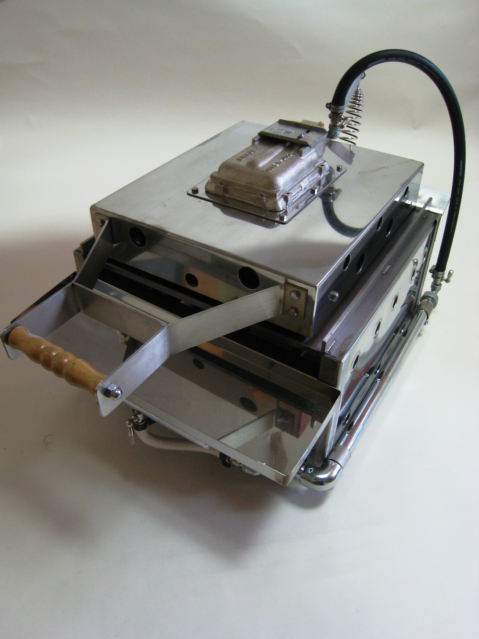 いか焼き機 木柄式：鉄板焼き器・たこ焼き器などを扱う厨房機器の専門