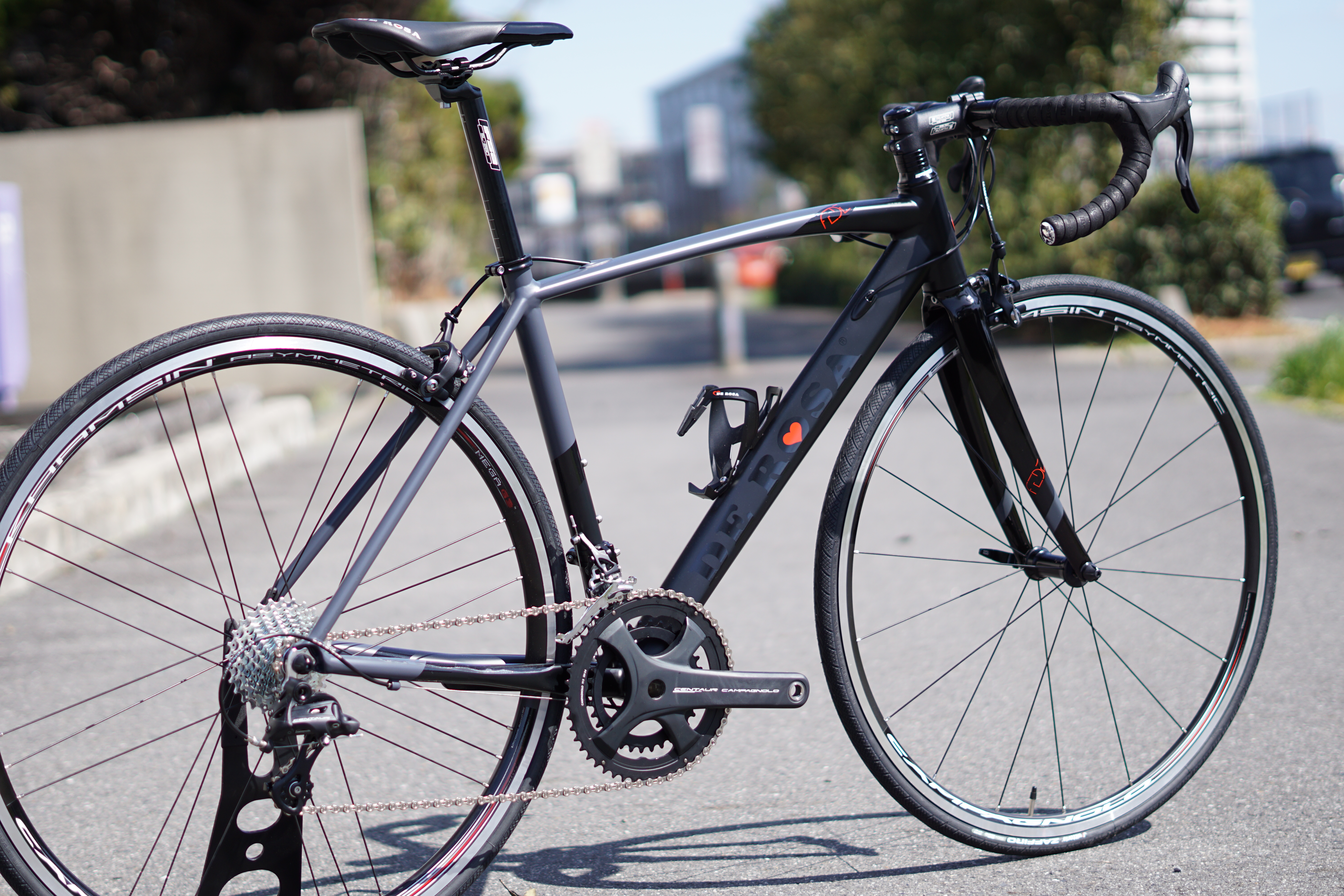 最初の一台にもDE ROSAを。初代IDOLをモチーフにした「FEDE」が新登場