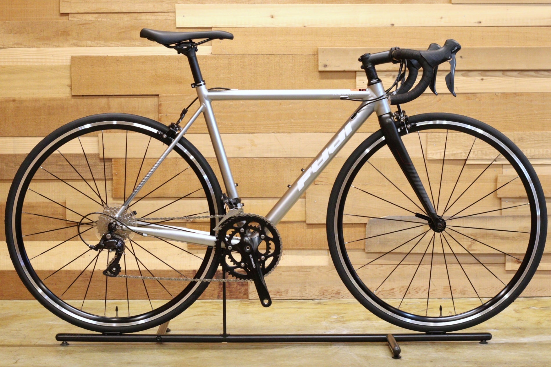 フジ FUJI ナオミ NAOMI 2023 52サイズ シマノ SORA R3000 MIX 9S