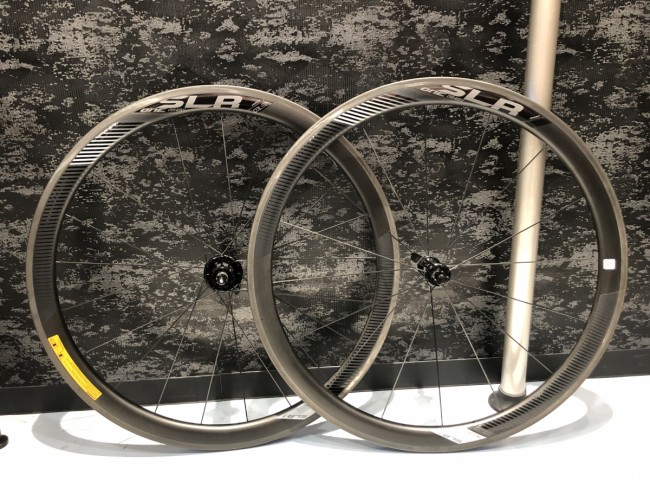 ホイール】コスパ最強！？GIANTのカーボンクリンチャーホイール入荷