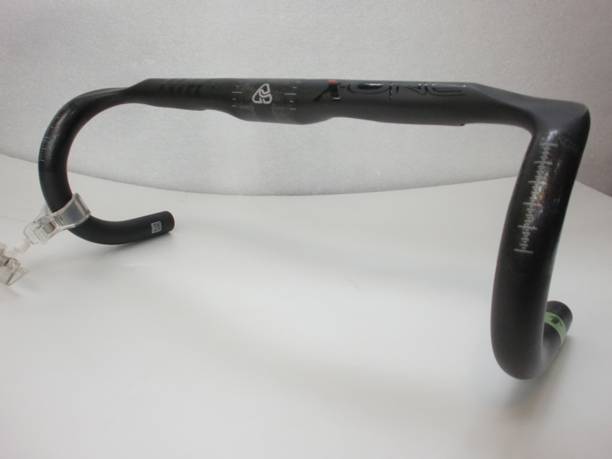 アウトレット】軽量、エアロ、高剛性！三拍子揃ったフルカーボン