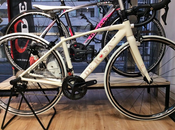 大人気の デローザ アルミロードバイク FEDE がお買い得価格で登場
