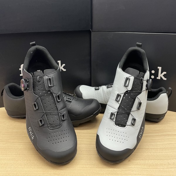 fi'zi:k】始めましての方でも使いやすいビンディングシューズTERRA