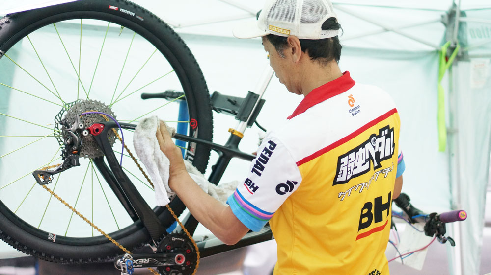 李*一様 BH 弱虫ペダルサイクリングチームフレーム 前田公平選手 支給