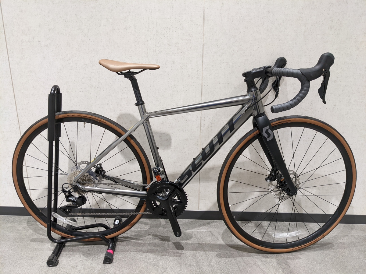 シルバーメタリックがカッコいい！[SCOTT SPEEDSTER 10 DISC] | 新宿で