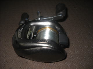 ロックフィッシュで使っているベイトリール（'05メタニウムXT）
