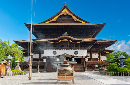 善光寺」の写真素材 | 1,495件の無料イラスト画像 | Adobe Stock