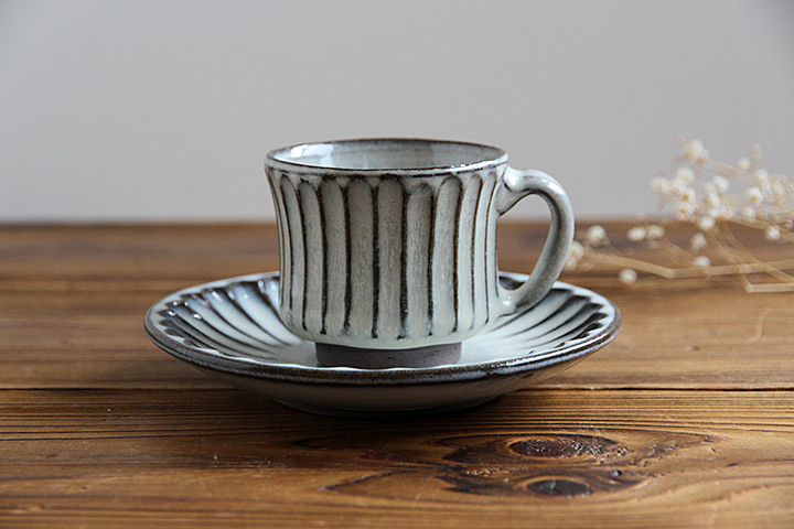 源右衛門窯】カップ＆ソーサー/しのぎ/白 | 【丹波のイロドリ】丹波焼