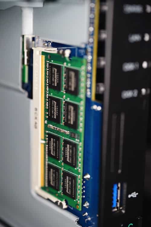 DS218+ に8GBメモリを増設 (合計10GB) | たびくも