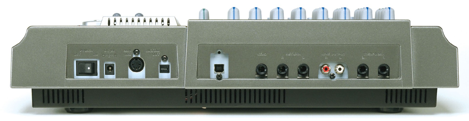 DP-01FX | 8トラックHDD MTR | TASCAM (日本)